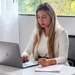 Paula Souza